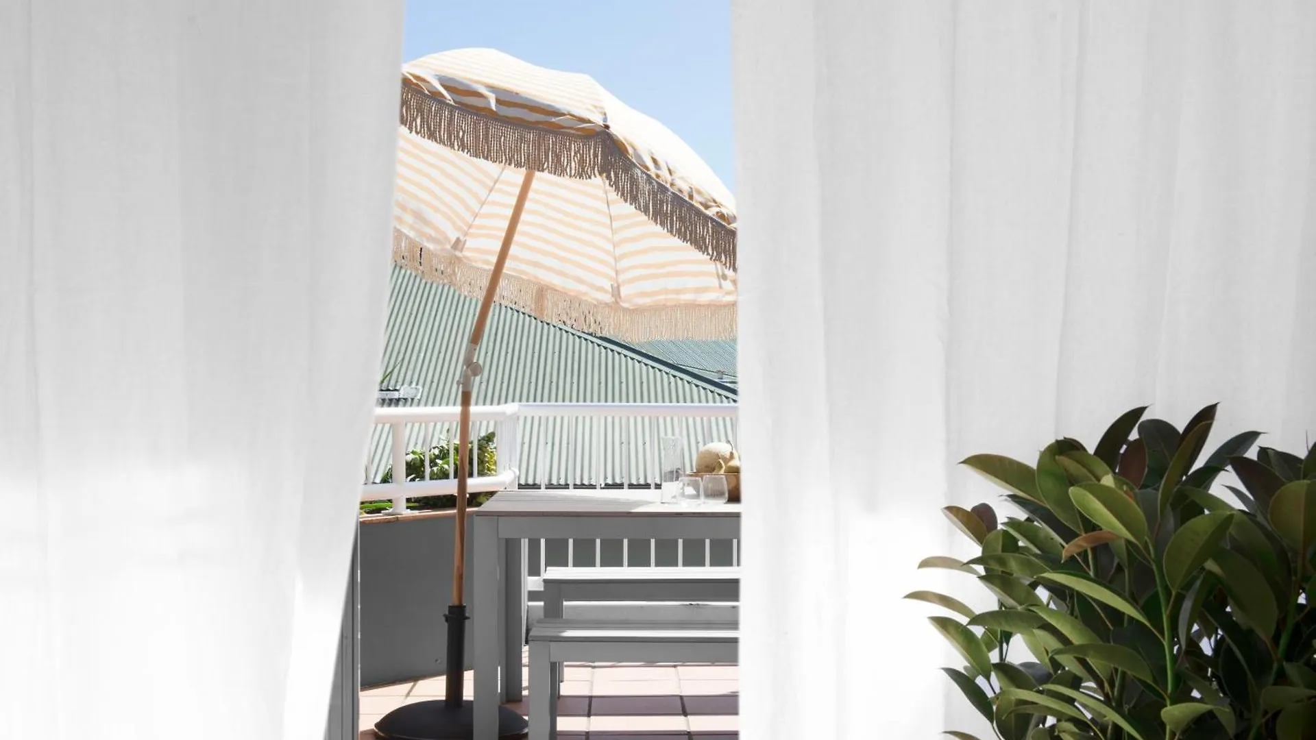 The Lane II - Byron Bay Apartment 0*,  Australia